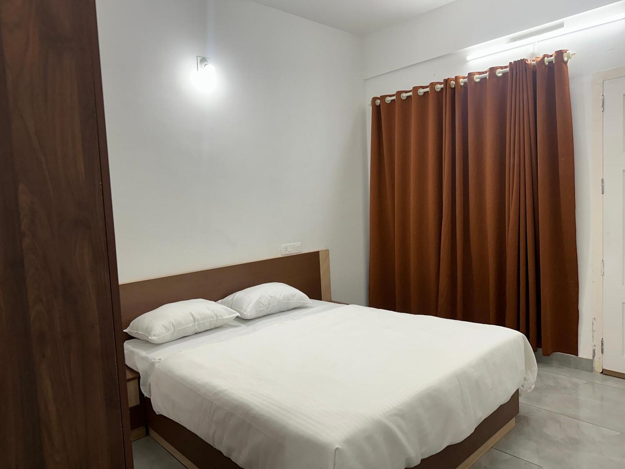 Jayalakshmi Rooms Vaduvanchal Eksteriør bilde
